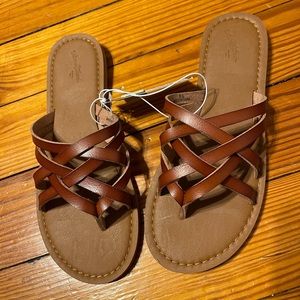 New in box - Universal Thread Josephine Sandals